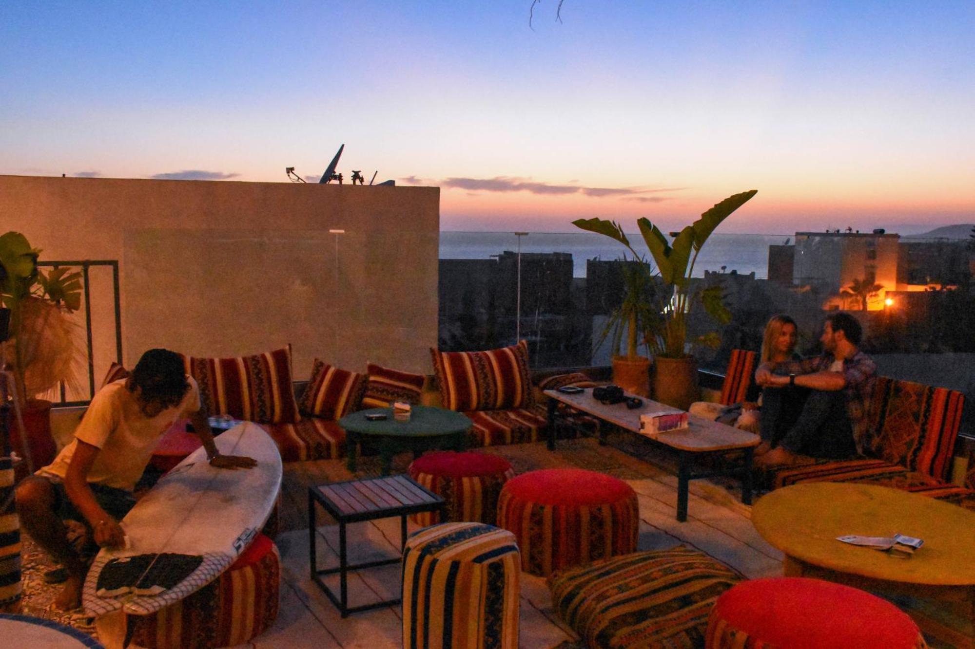 Хостел Playa Del Sol Surf House Tamraght Экстерьер фото